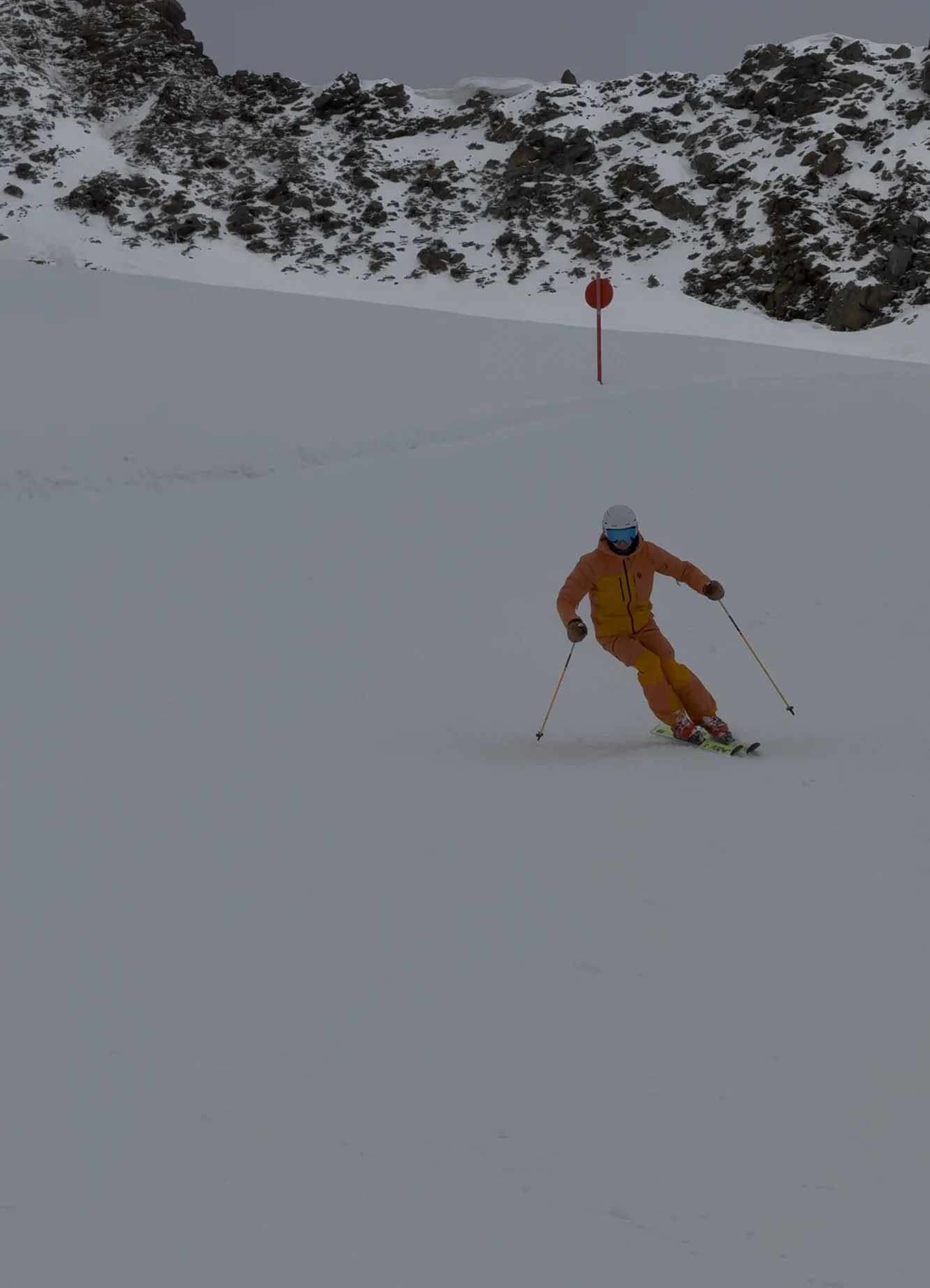 Good light and contours of the skier